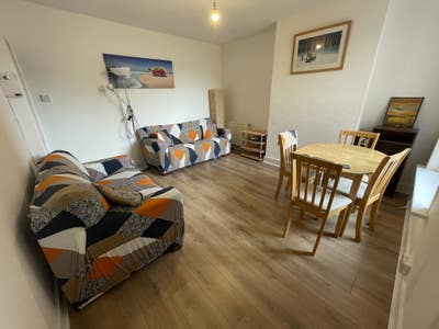 Room for rent near CCCU! Professionals only! Main Photo