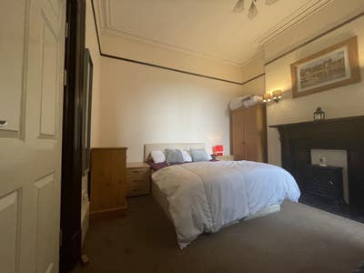 Rooms to rent Main Photo