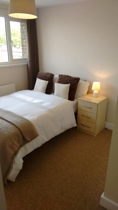 Beautiful Ensuite Room in Refurbished House Main Photo