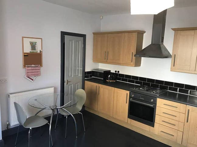 Double Room Available - Waterloo Rd, Barnsley Main Photo