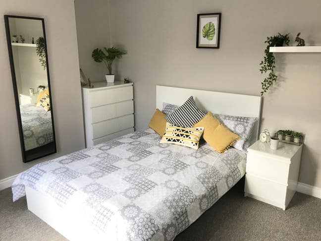 Central Friendly-BIG Room-BT Fibre-TV+Wkly Cleaner Main Photo