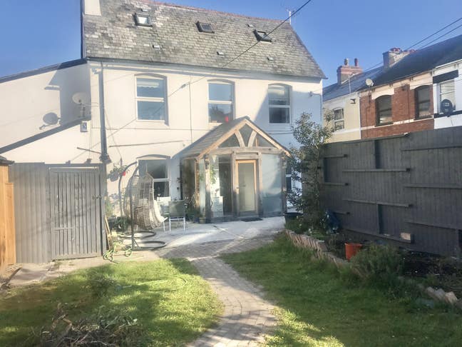 Lovely light double room  Main Photo