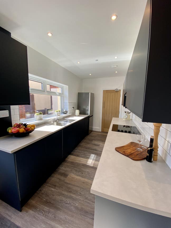 Ensuite room available now  - £550 inc Main Photo