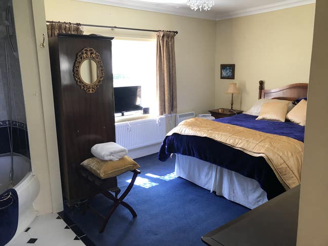 Double room in large period country house. Main Photo