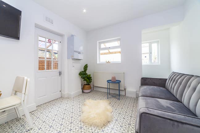 ✨ Stunning Modern House  Main Photo