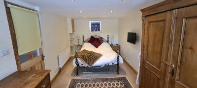 Spacious Ground Floor accommodation Main Photo