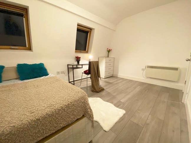 Refurbished Rooms in ZONE 1/2  Main Photo