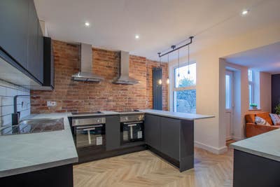 High Quality, Bespoke En-Suite Double Bedrooms Main Photo