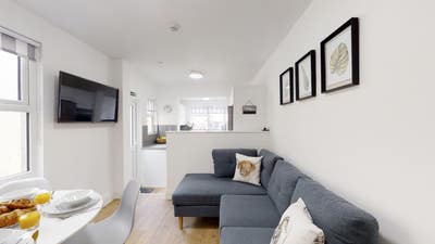 Lovely room in House Share with En-suite Main Photo