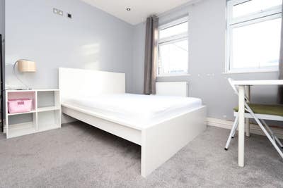 Amazing property in Aldgate E1 with terrace Main Photo