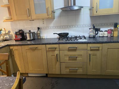 Double room to let spacious newly decorated  Main Photo