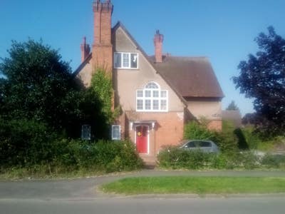 Cottage in quiet village. Fantastic location.  Main Photo