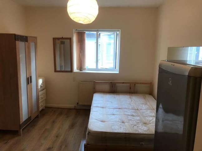 Studio Flat To Rent in Tottenham N17. Main Photo