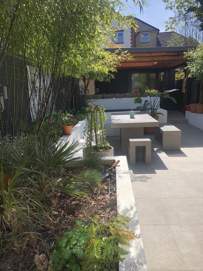 En-suite double bedroom with own access to garden  Main Photo