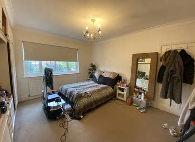 Large Double Room with Own Bathroom Main Photo