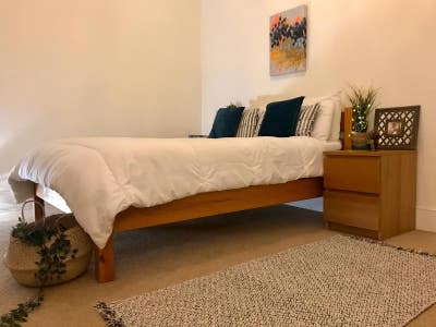 Large double room available Main Photo