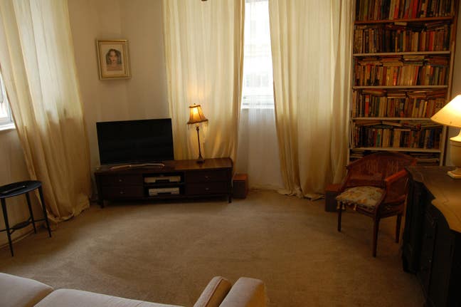 City Centre Apartment to Share/ Nurses welcome Main Photo