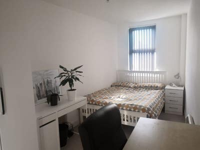 St Paul's Sq - 1 bed in shared 2 bedroom property  Main Photo