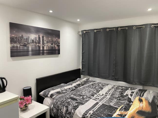 En-Suite Room in a Family House - All Bills includ Main Photo
