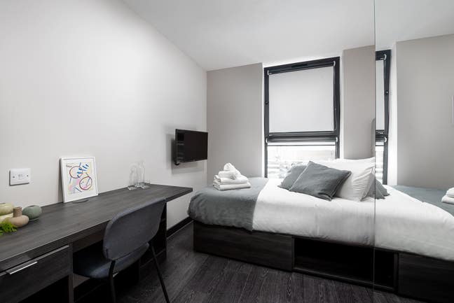 Studio in Acton Town- Utility Bills + Cleaning Inc Main Photo