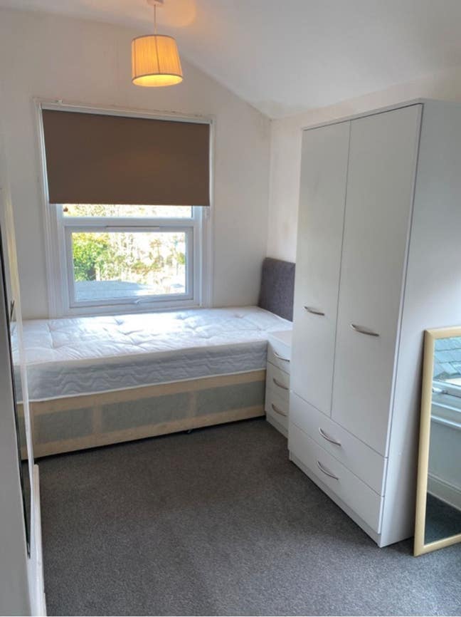 🦅Ensuite Bath Room To Rent Single Bed NN1🦅 Main Photo