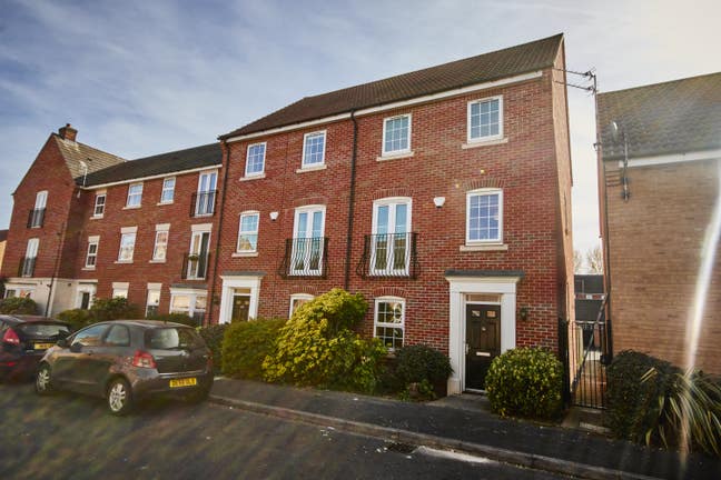 Spacious Modern Townhouse - House Share Beeston! Main Photo