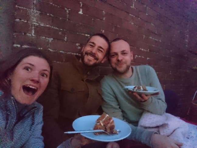 Wanted: fabulous people in a fabulous house! Main Photo