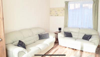 2 bedroom house &pound;900 pcm Main Photo