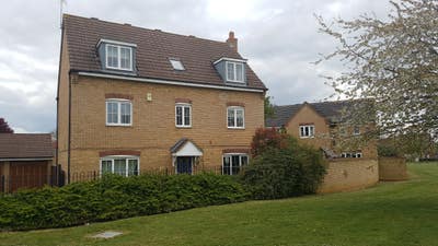 Modern Shared House in Clapham Main Photo