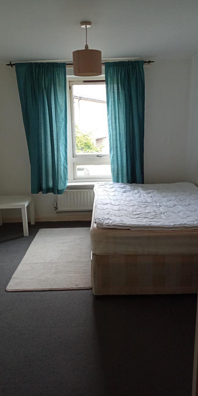 £550  Kensal  Green  Room Main Photo