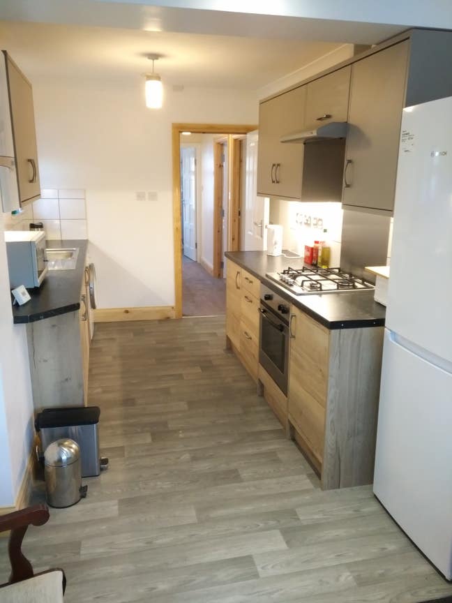Double Bedroom NW4 - availabe immediately Main Photo