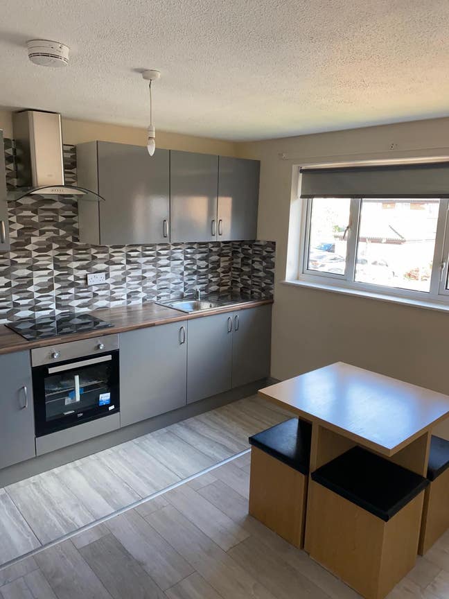 Newly Refurbished 2 Bed Flat | Borehamwood Main Photo