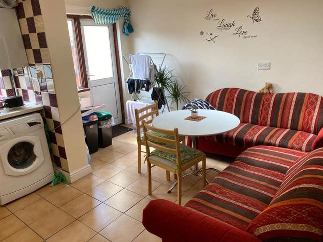 Milner Rd - Double Room to Rent South Wimbledon Main Photo