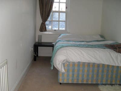 Edinburgh Flatshare: Double room near Old College Main Photo
