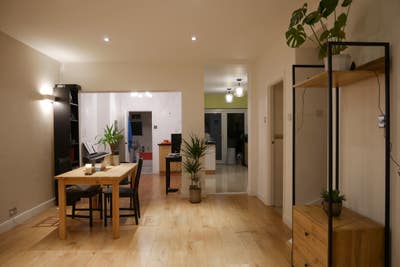Double Room in Large House with Parking and Garden Main Photo