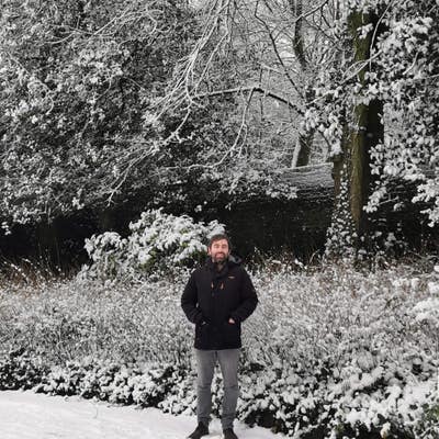 40 year old charity worker looking in SE London Main Photo