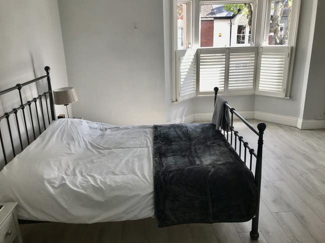 Beautiful, comfortable home close to UofB Main Photo