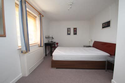 Excellent En Suite Large Double Bedroom  Main Photo