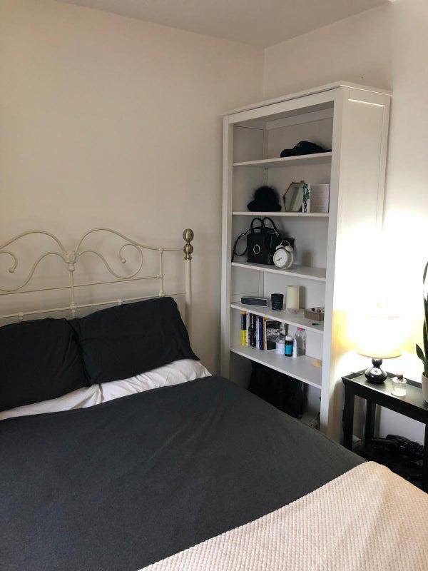 Double Room in Spacious Riverside Flat Main Photo