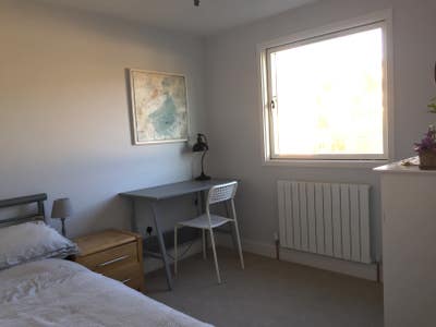 Lovely room in super friendly house Main Photo