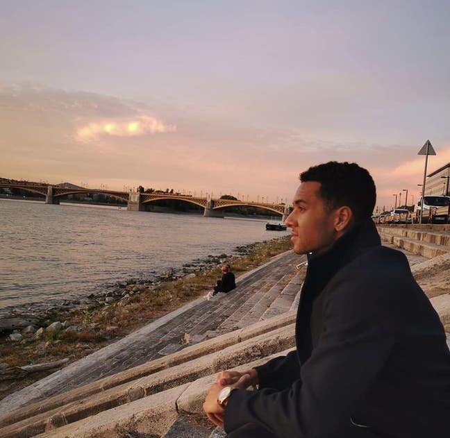 Young prof looking for SHORT TERM or LONG TERM LET Main Photo