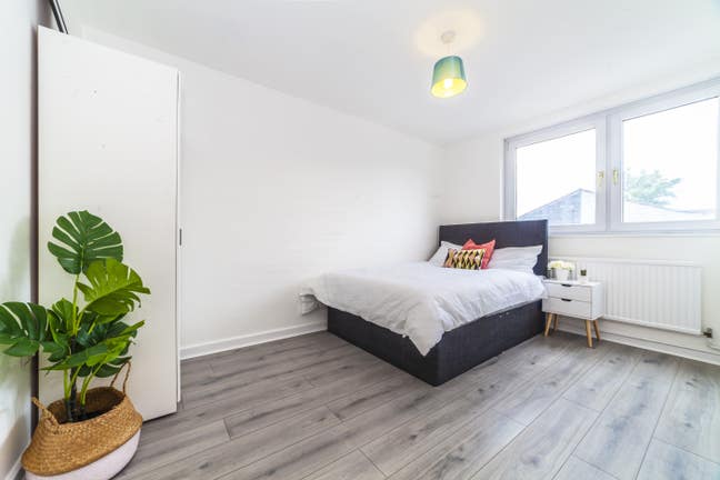 Cozy Doubles, 2 Mins to New Cross! Main Photo
