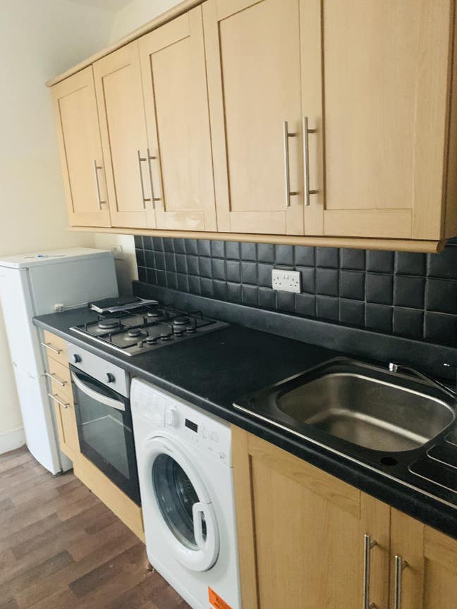 1 bed  self contained flat bills not included  Main Photo