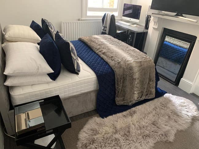 Spacious double bedroom in a shared house Main Photo