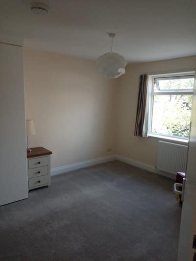 Large Double Room in Burnt Oak Main Photo