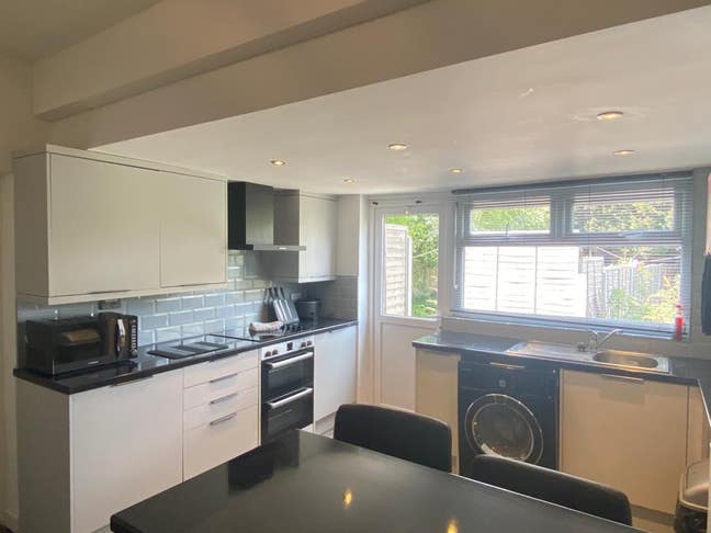 Great double en-suite room in Rotherham! Main Photo