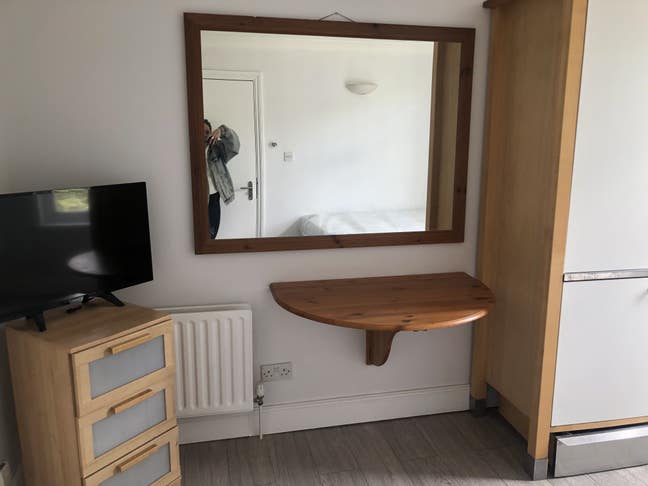 Small studio in the heart of Shepherds Bush Main Photo