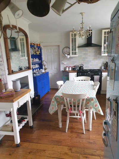 All Bills Included ...Stunning Location! Main Photo