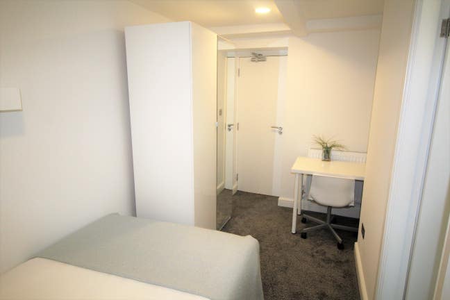 3 Bedroom Flat All Inclusive Headingley Lane Main Photo