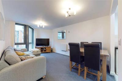 Double bedrooms available Main Photo